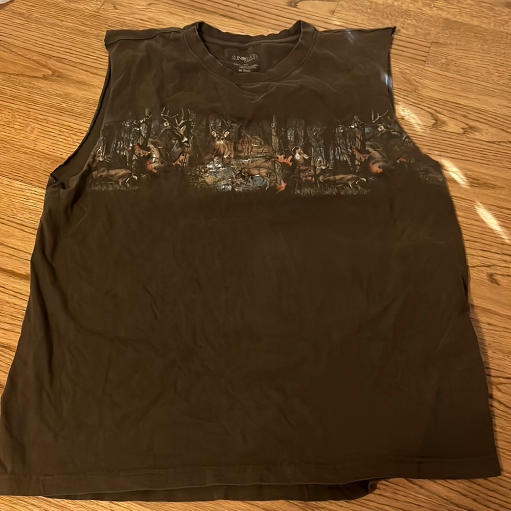 Sunriver clothing brown deer shirt sleeves cut off good condition XXL